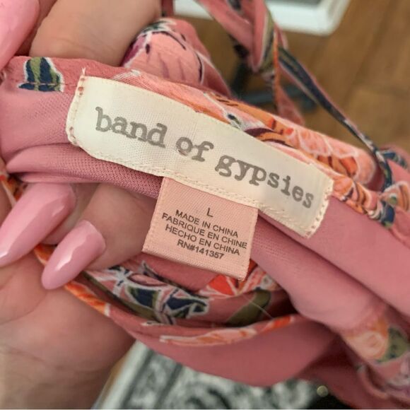 Band of Gypsies
Lianna Floral-Print Wrap Dress - Picture 11 of 14